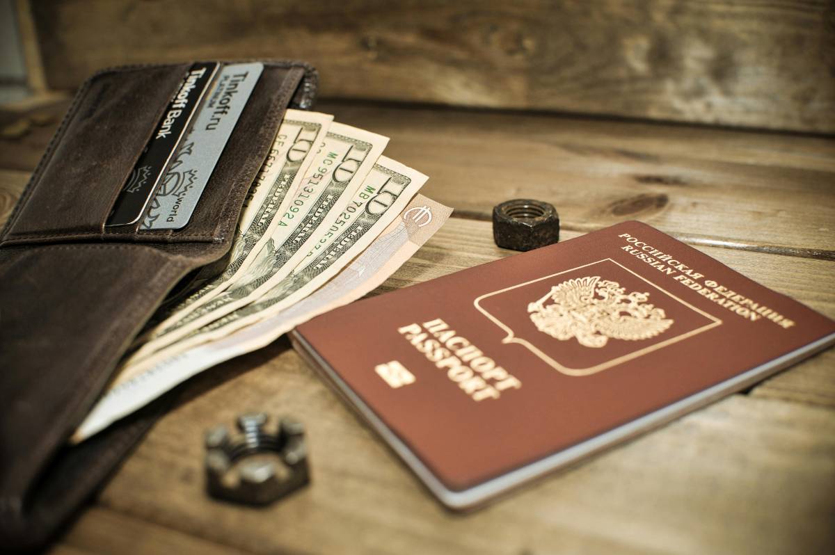 How to Travel on a Budget: Tips and Tricks for Saving Money