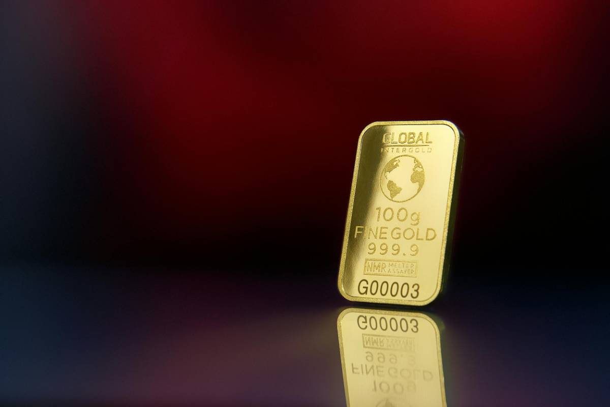 The Pros and Cons of Investing in Gold and Precious Metals